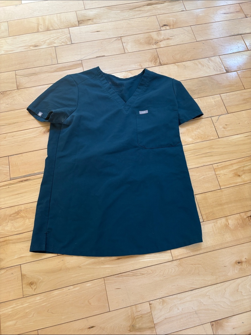 Figs Women's V-Neck Scrub Top in Teal